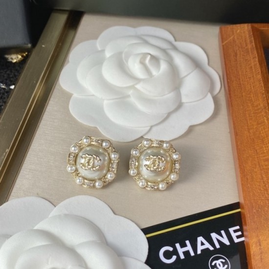 2022 CHANEL Chanel earrings becoming mainstream 2022 CHANEL Chanel earrings becoming mainstream