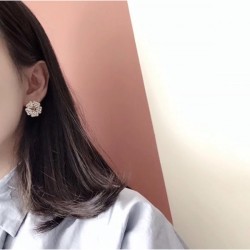 Featured item in summer 2022 CHANEL Chanel earrings