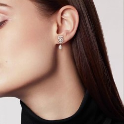 Favorite design 2022 CHANEL Chanel earrings