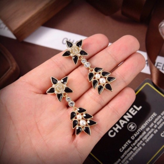 2022 CHANEL Chanel earrings 2022 CHANEL Chanel earrings