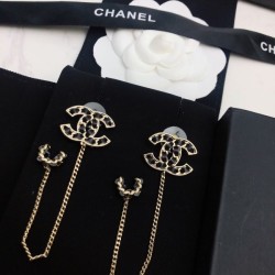 It's cool 2022 CHANEL Chanel earrings