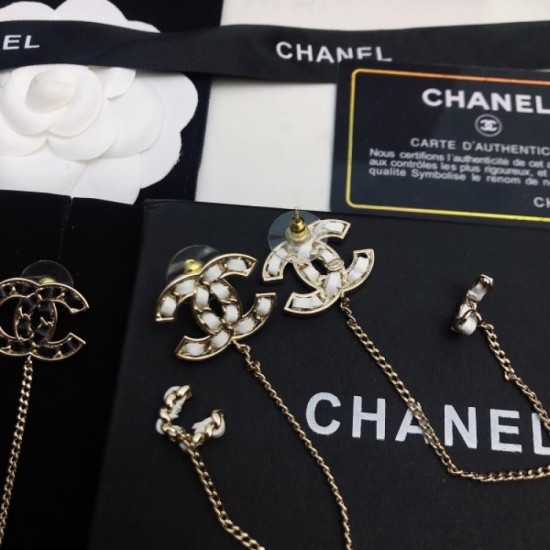 It's cool 2022 CHANEL Chanel earrings It's cool 2022 CHANEL Chanel earrings