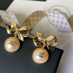 Fashionable degree up 2022 CHANEL Chanel earrings