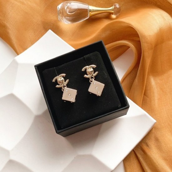 Longing brand 2022 CHANEL Chanel earrings Longing brand 2022 CHANEL Chanel earrings