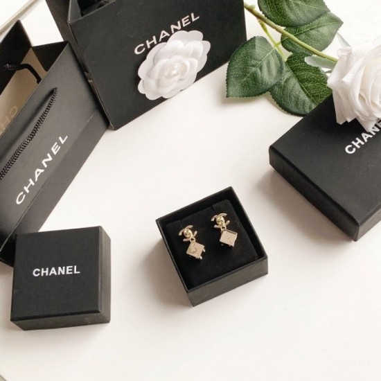 Longing brand 2022 CHANEL Chanel earrings Longing brand 2022 CHANEL Chanel earrings
