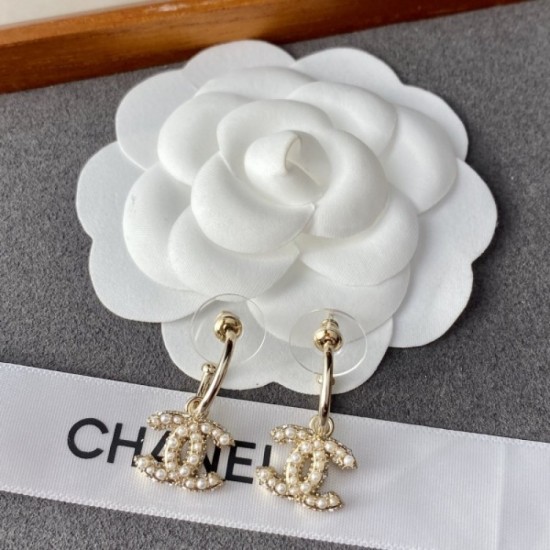 Relaxation soars 2022 CHANEL Chanel earrings Relaxation soars 2022 CHANEL Chanel earrings