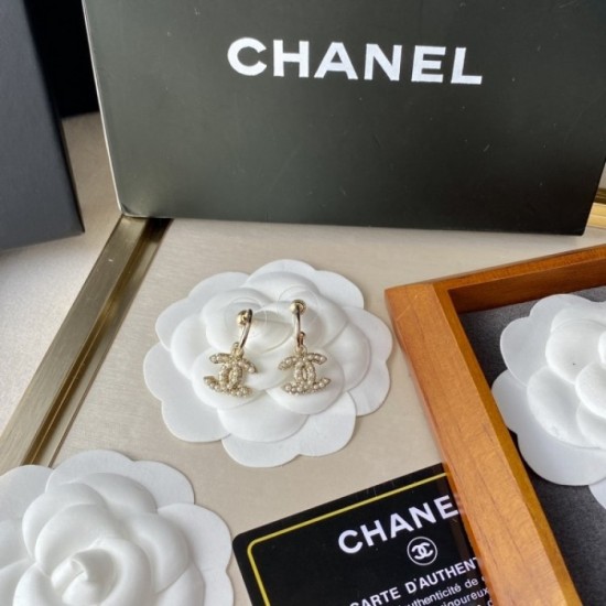 Relaxation soars 2022 CHANEL Chanel earrings Relaxation soars 2022 CHANEL Chanel earrings