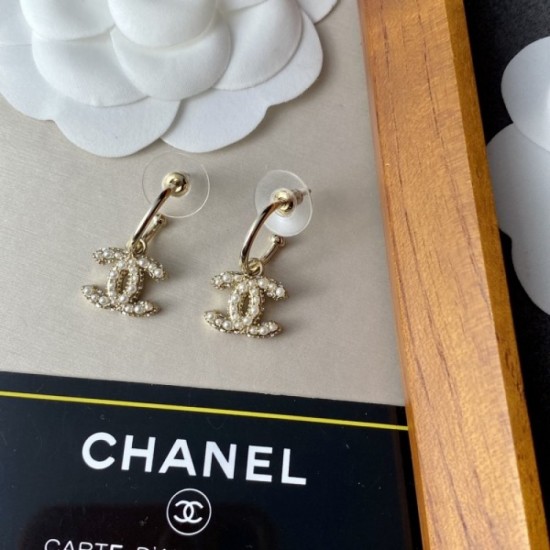 Relaxation soars 2022 CHANEL Chanel earrings Relaxation soars 2022 CHANEL Chanel earrings