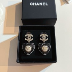Gift to give CHANEL Chanel 2022AW Earrings