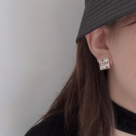 Keep an eye on the autumn new work CHANEL Chanel 2022AW Earrings Keep an eye on the autumn new work CHANEL Chanel 2022AW Earrings