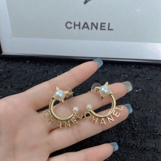 CHANEL Chanel 2022AW earrings that you can fully enjoy this fall CHANEL Chanel 2022AW earrings that you can fully enjoy this fall