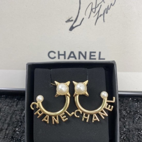 CHANEL Chanel 2022AW earrings that you can fully enjoy this fall CHANEL Chanel 2022AW earrings that you can fully enjoy this fall
