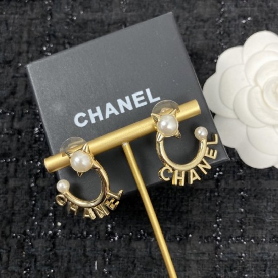 CHANEL Chanel 2022AW earrings that you can fully enjoy this fall CHANEL Chanel 2022AW earrings that you can fully enjoy this fall