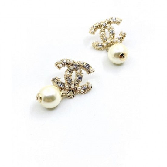 Must-have item new arrival CHANEL Chanel 2022AW earrings Must-have item new arrival CHANEL Chanel 2022AW earrings