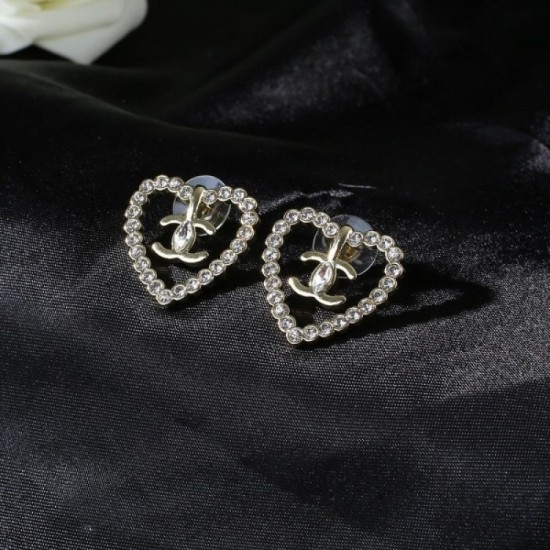 Sale CHANEL Chanel 2022AW earrings at an attractive price Sale CHANEL Chanel 2022AW earrings at an attractive price