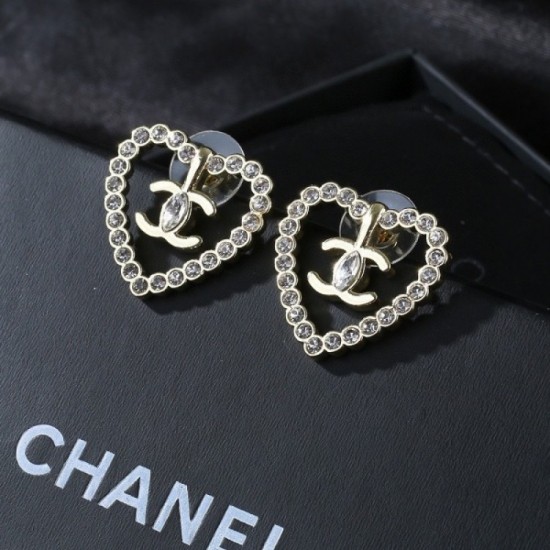 Sale CHANEL Chanel 2022AW earrings at an attractive price Sale CHANEL Chanel 2022AW earrings at an attractive price