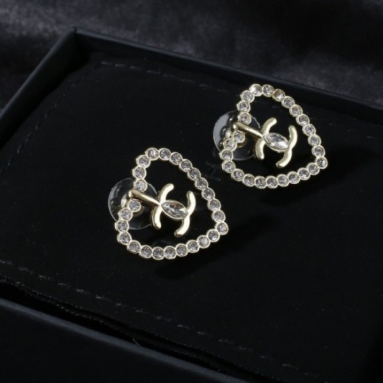 Sale CHANEL Chanel 2022AW earrings at an attractive price Sale CHANEL Chanel 2022AW earrings at an attractive price