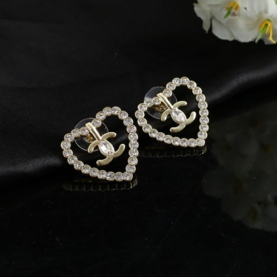Sale CHANEL Chanel 2022AW earrings at an attractive price Sale CHANEL Chanel 2022AW earrings at an attractive price