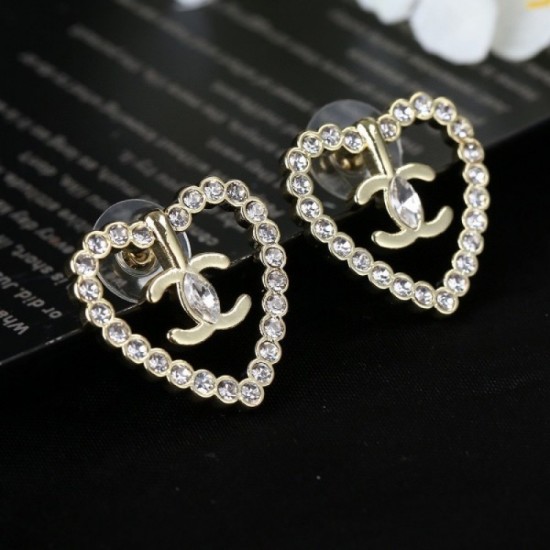 Sale CHANEL Chanel 2022AW earrings at an attractive price Sale CHANEL Chanel 2022AW earrings at an attractive price
