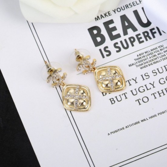 Popular model autumn new CHANEL Chanel 2022AW earrings Popular model autumn new CHANEL Chanel 2022AW earrings