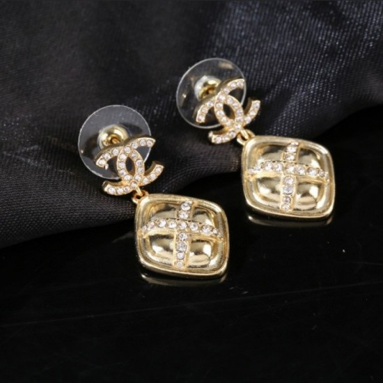 Popular model autumn new CHANEL Chanel 2022AW earrings Popular model autumn new CHANEL Chanel 2022AW earrings