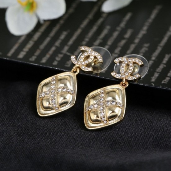 Popular model autumn new CHANEL Chanel 2022AW earrings Popular model autumn new CHANEL Chanel 2022AW earrings