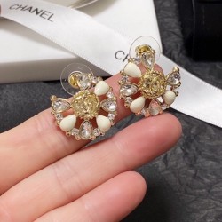A must-see for fans in the fall and winter new CHANEL Chanel 2022AW earrings