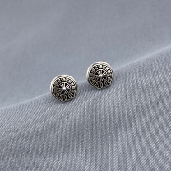 The hugely popular 2022 CHROME HEARTS Chrome Hearts earrings The hugely popular 2022 CHROME HEARTS Chrome Hearts earrings
