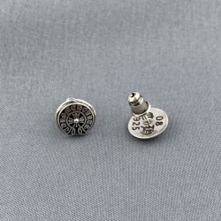 The hugely popular 2022 CHROME HEARTS Chrome Hearts earrings
