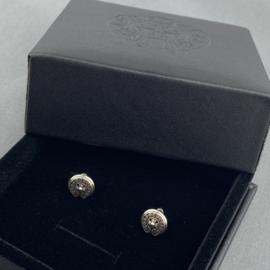 The hugely popular 2022 CHROME HEARTS Chrome Hearts earrings The hugely popular 2022 CHROME HEARTS Chrome Hearts earrings