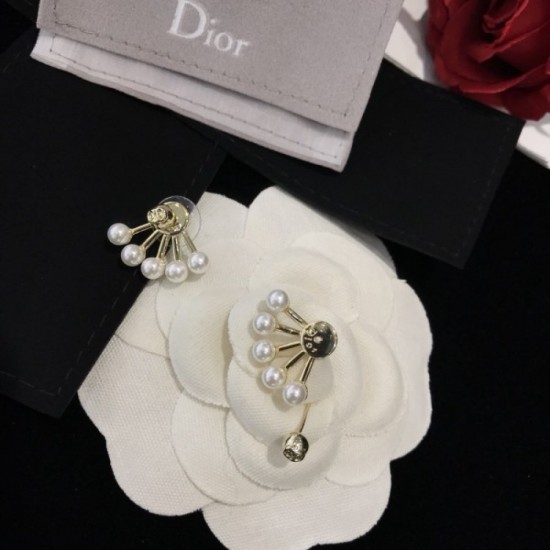New sale adult OK 2022 DIOR Dior earrings New sale adult OK 2022 DIOR Dior earrings