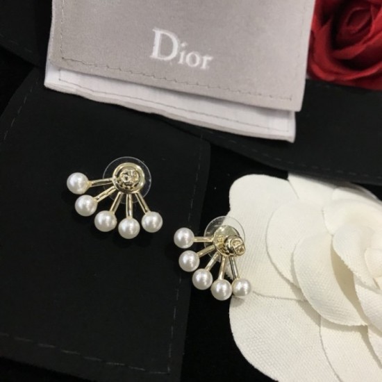 New sale adult OK 2022 DIOR Dior earrings New sale adult OK 2022 DIOR Dior earrings