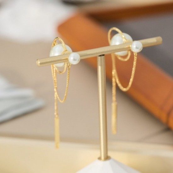 NEW! Domestic sold out 2022 DIOR Dior earrings NEW! Domestic sold out 2022 DIOR Dior earrings