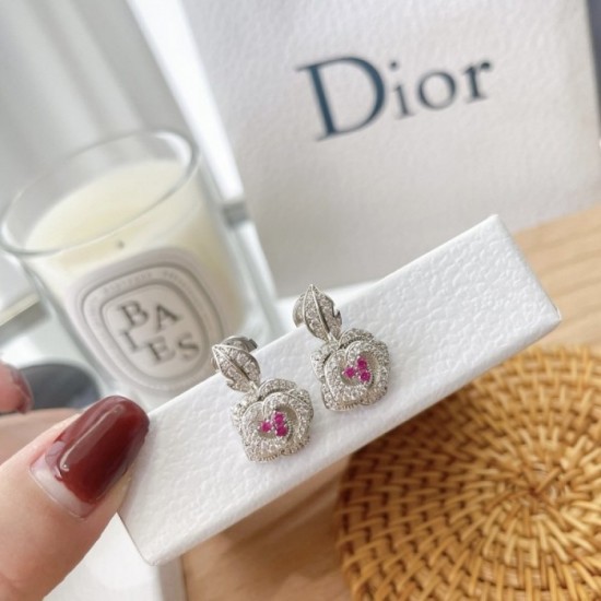 Dare to see through style 2022 DIOR Dior earrings Dare to see through style 2022 DIOR Dior earrings