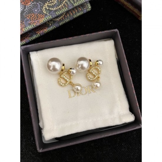 Trend Style 2022 DIOR Dior Earrings Trend Style 2022 DIOR Dior Earrings