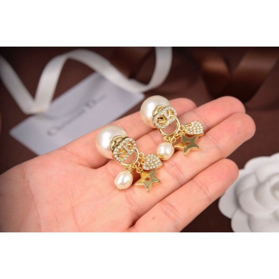 Spring / Summer latest work Inevitably sold out 2022 DIOR Dior earrings Spring / Summer latest work Inevitably sold out 2022 DIOR Dior earrings