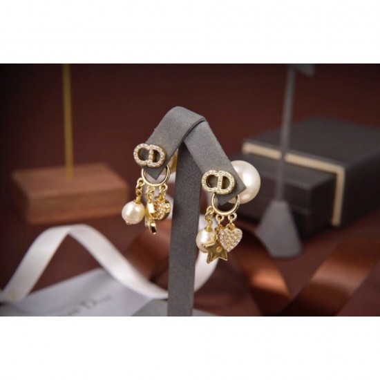 Spring / Summer latest work Inevitably sold out 2022 DIOR Dior earrings Spring / Summer latest work Inevitably sold out 2022 DIOR Dior earrings