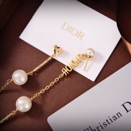 Special price new limited 2022 DIOR Dior earrings Special price new limited 2022 DIOR Dior earrings