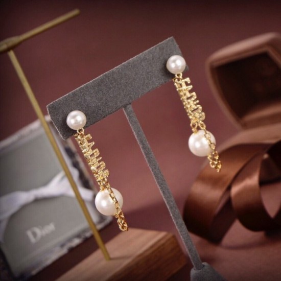 Special price new limited 2022 DIOR Dior earrings Special price new limited 2022 DIOR Dior earrings