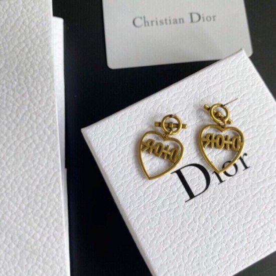 Delivered from overseas Limited edition 2022 DIOR Dior earrings Delivered from overseas Limited edition 2022 DIOR Dior earrings