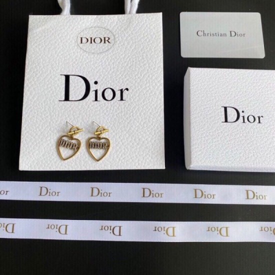 Delivered from overseas Limited edition 2022 DIOR Dior earrings Delivered from overseas Limited edition 2022 DIOR Dior earrings