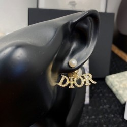 New this season 2022 DIOR Dior earrings