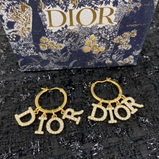 Popular sale 100% new 2022 DIOR Dior earrings Popular sale 100% new 2022 DIOR Dior earrings