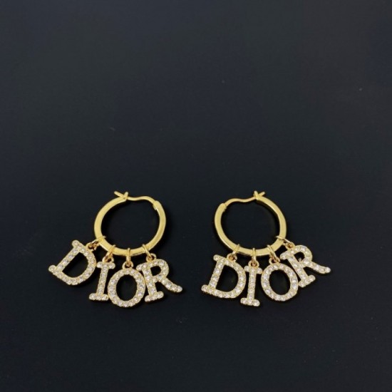 Popular sale 100% new 2022 DIOR Dior earrings Popular sale 100% new 2022 DIOR Dior earrings