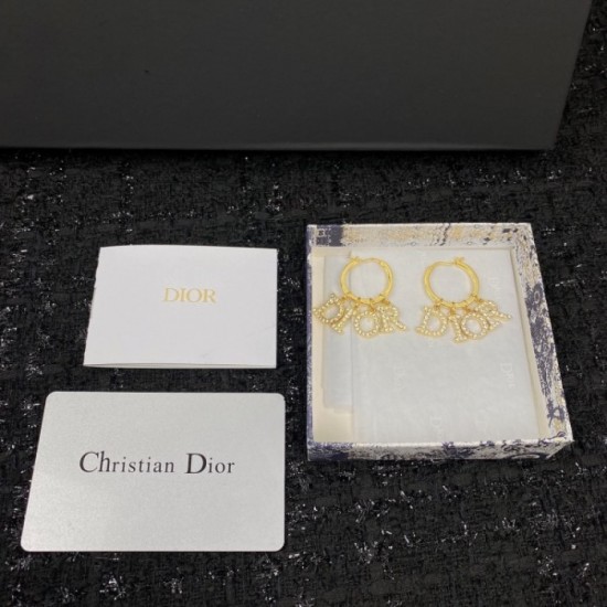 Popular sale 100% new 2022 DIOR Dior earrings Popular sale 100% new 2022 DIOR Dior earrings