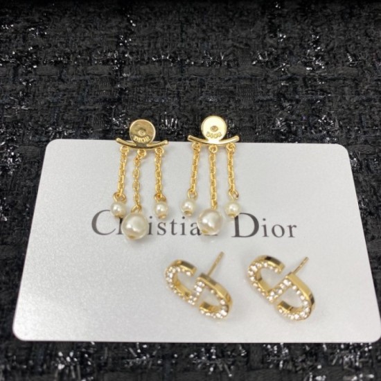 2022 DIOR Dior earrings with popular new logo 2022 DIOR Dior earrings with popular new logo