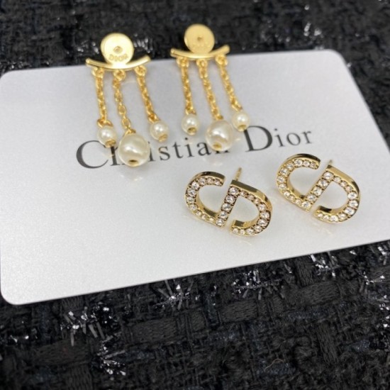 2022 DIOR Dior earrings with popular new logo 2022 DIOR Dior earrings with popular new logo