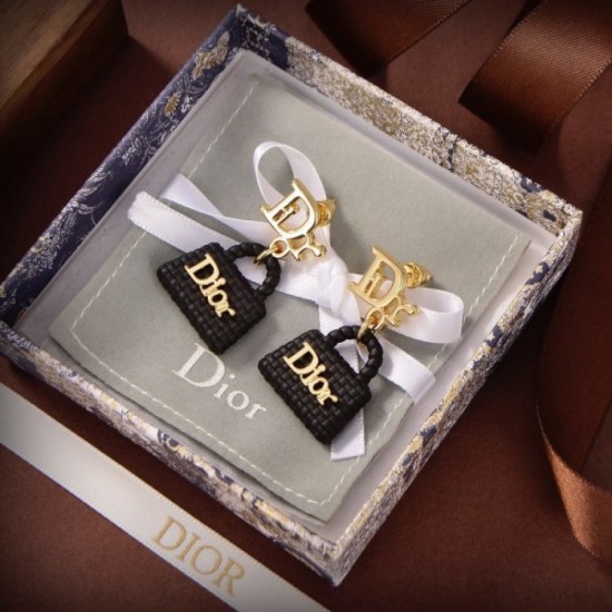 Japan not in stock color 2022 DIOR Dior earrings Japan not in stock color 2022 DIOR Dior earrings