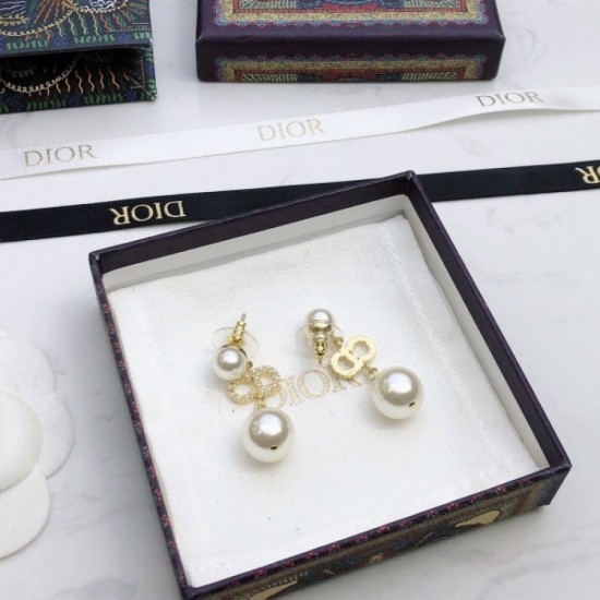Limited Price Early Sold Out 2022 DIOR Dior Earrings Limited Price Early Sold Out 2022 DIOR Dior Earrings