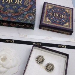 Only one item for each color 2022 DIOR Dior earrings